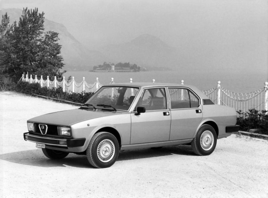  Alfa Romeo Alfetta 2000 L 1978 года  (фото 1 из 8)